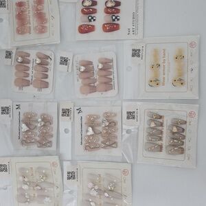 New & Unopened Press On Nail Bundle - Size Medium